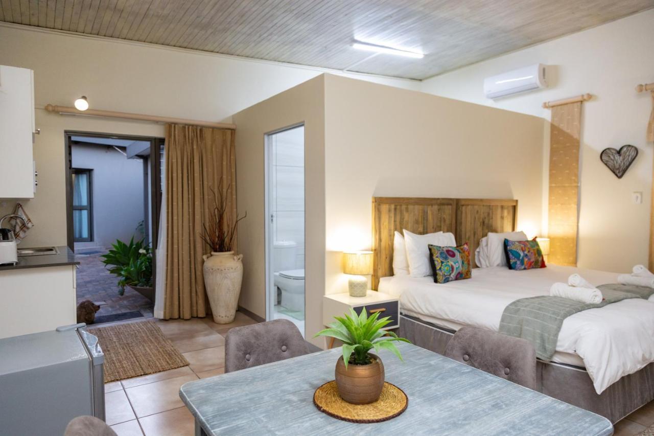 Glen Maine Guest House Pretoria-Noord Esterno foto