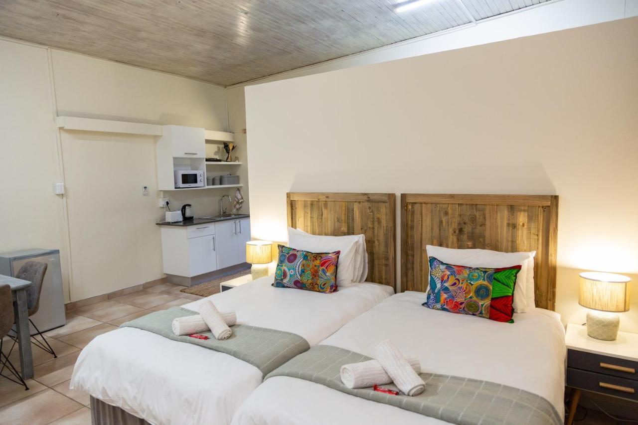Glen Maine Guest House Pretoria-Noord Esterno foto