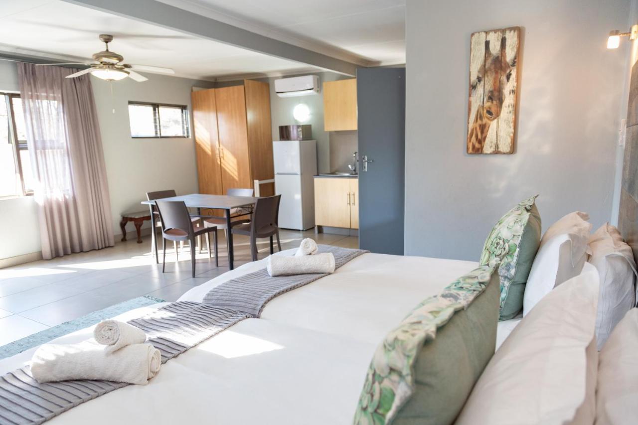 Glen Maine Guest House Pretoria-Noord Esterno foto