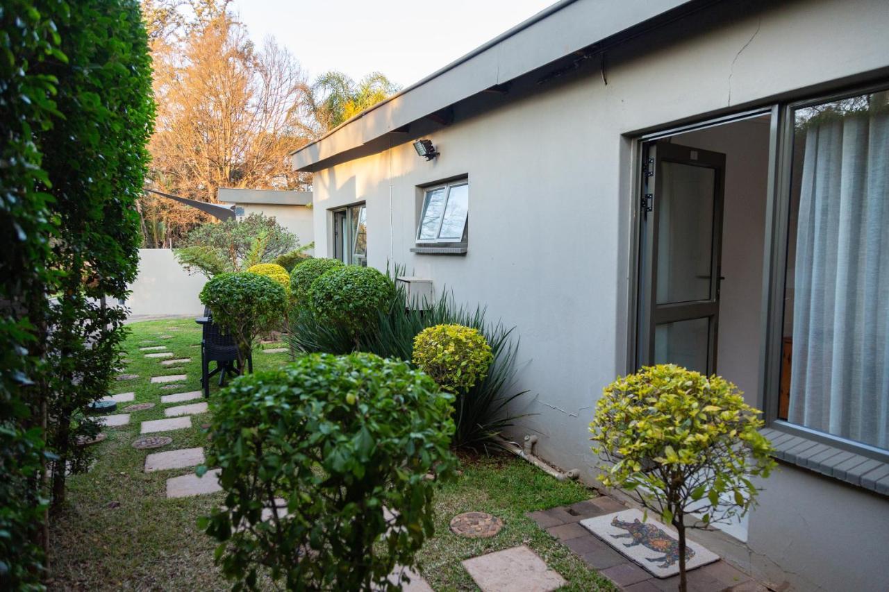 Glen Maine Guest House Pretoria-Noord Esterno foto